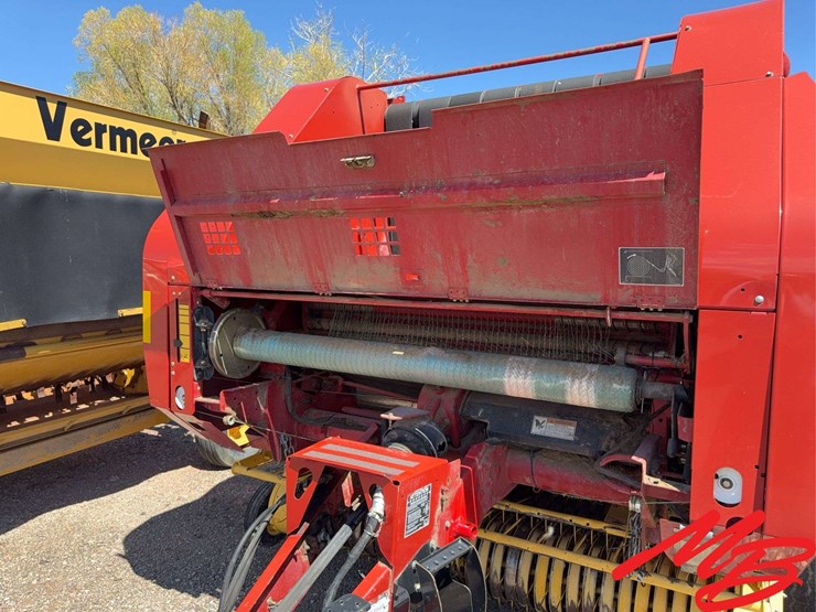new-holland-br7090-image-20