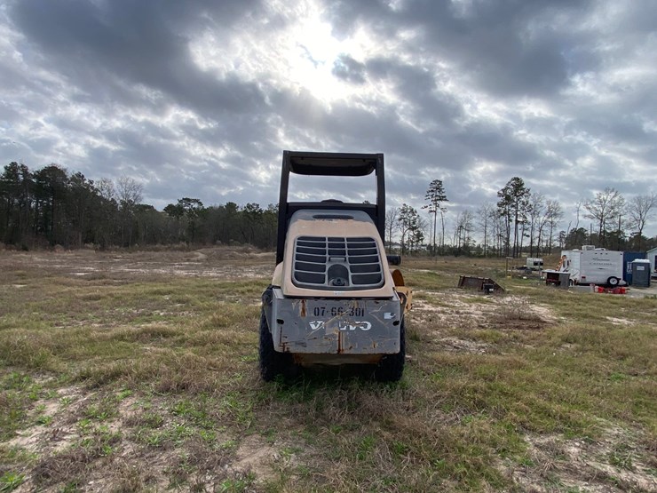 2013-volvo-sd70-image-9