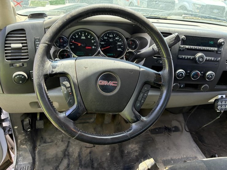 2012-gmc-2500hd-image-13