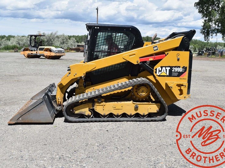 2016-caterpillar-d2-image-4