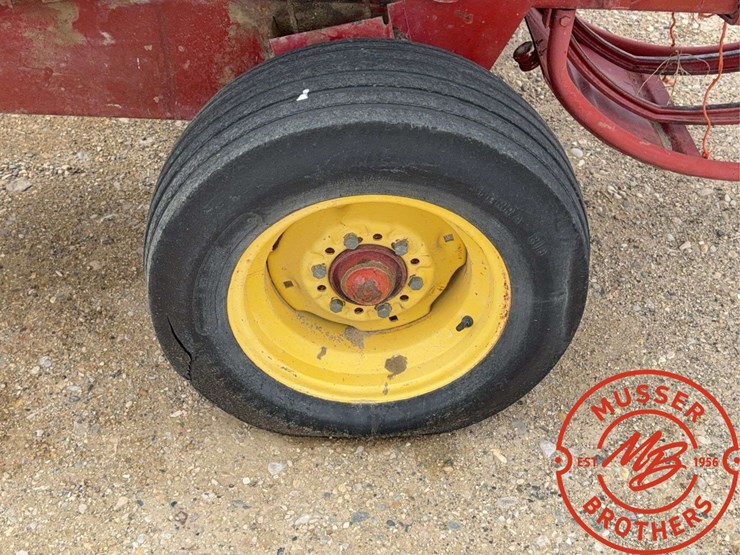 new-holland-276-image-11