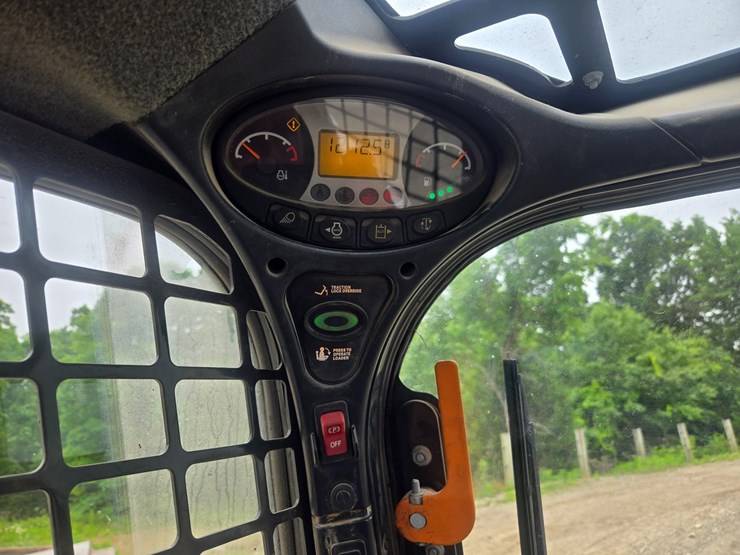 2023-bobcat-t770-image-35