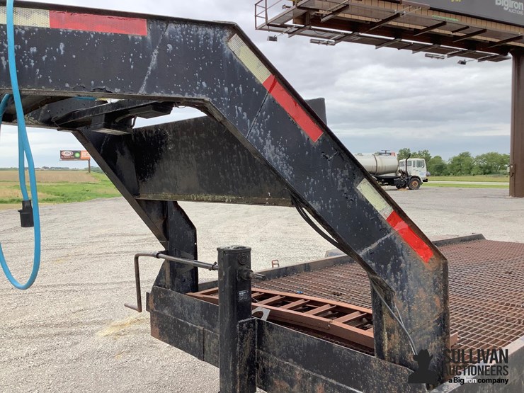 2013-utility-flatbed-image-9