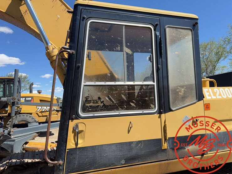 caterpillar-el200b-image-9