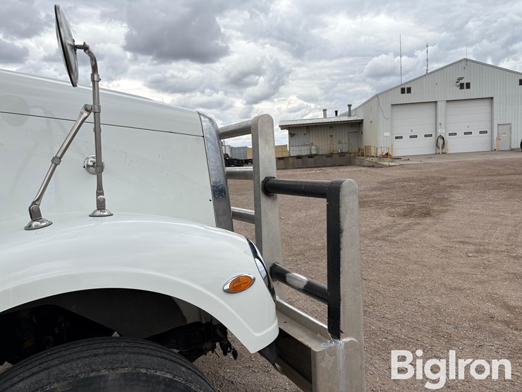 2017-freightliner-coronado-132-image-13