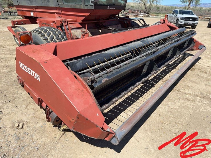 hesston-8400-image-9
