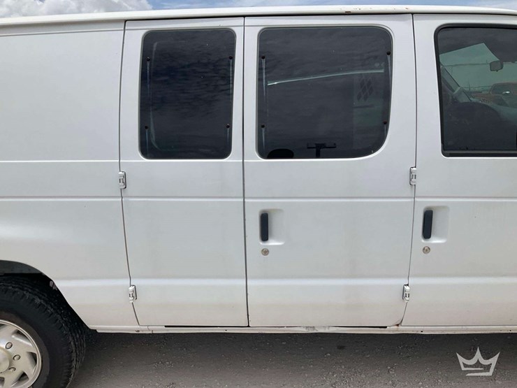 2007-ford-cargo-image-22
