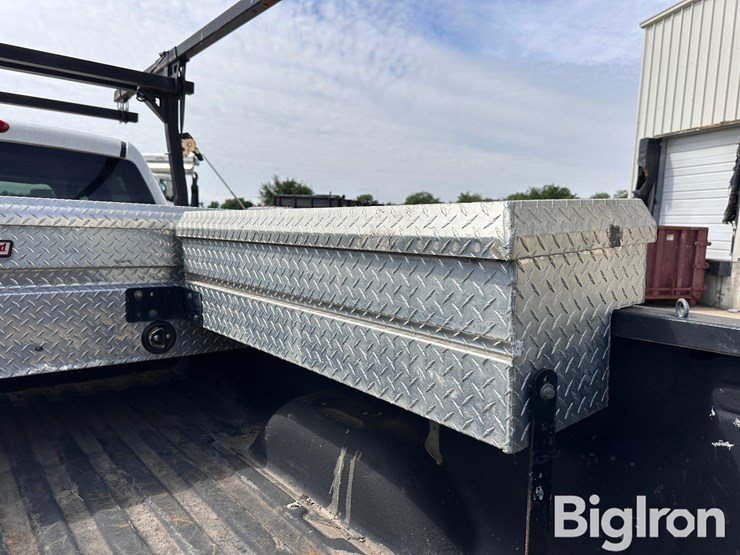 2013-chevrolet-3500hd-image-14