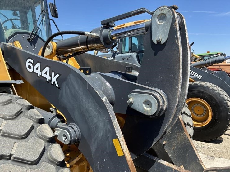 2018-deere-644k-image-12