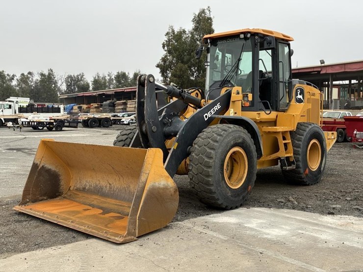 2020-deere-624l-image-1