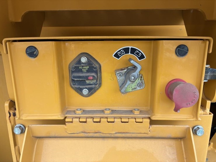 2020-deere-624l-image-18