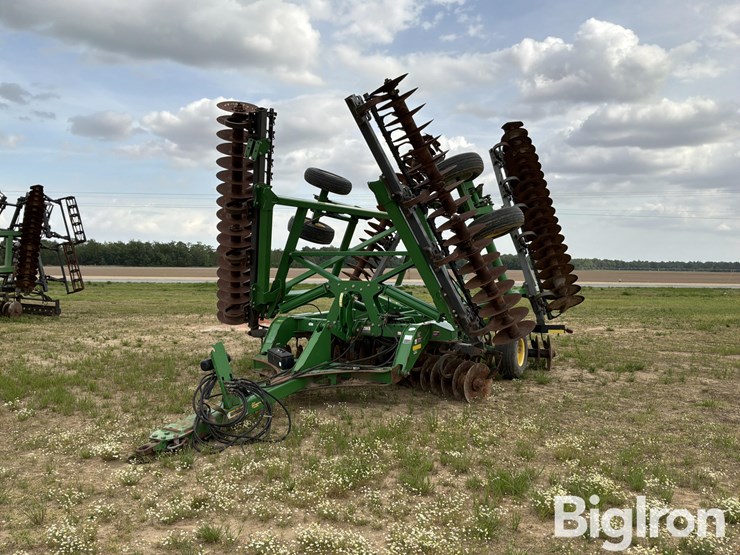 2014-john-deere-2620-image-1