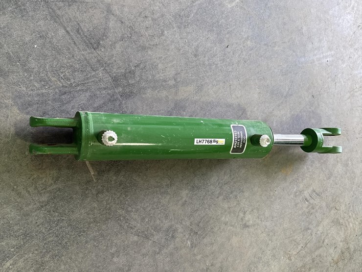 john-deere-2310-image-3