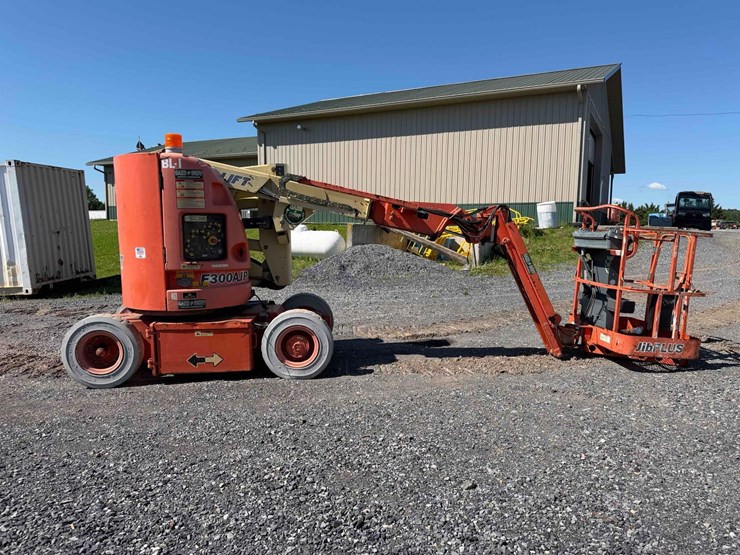 2000-jlg-e300ajp-image-9