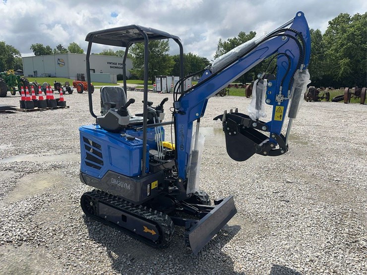 cfg-industrial-dm20ym-mini-excavator-image-1
