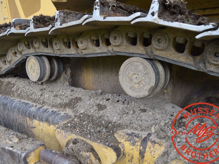 2010-caterpillar-d7e-image-35