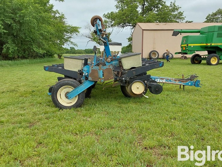 kinze-2200-image-4
