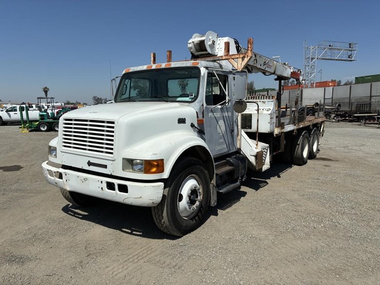 2011-international-4900-image-1