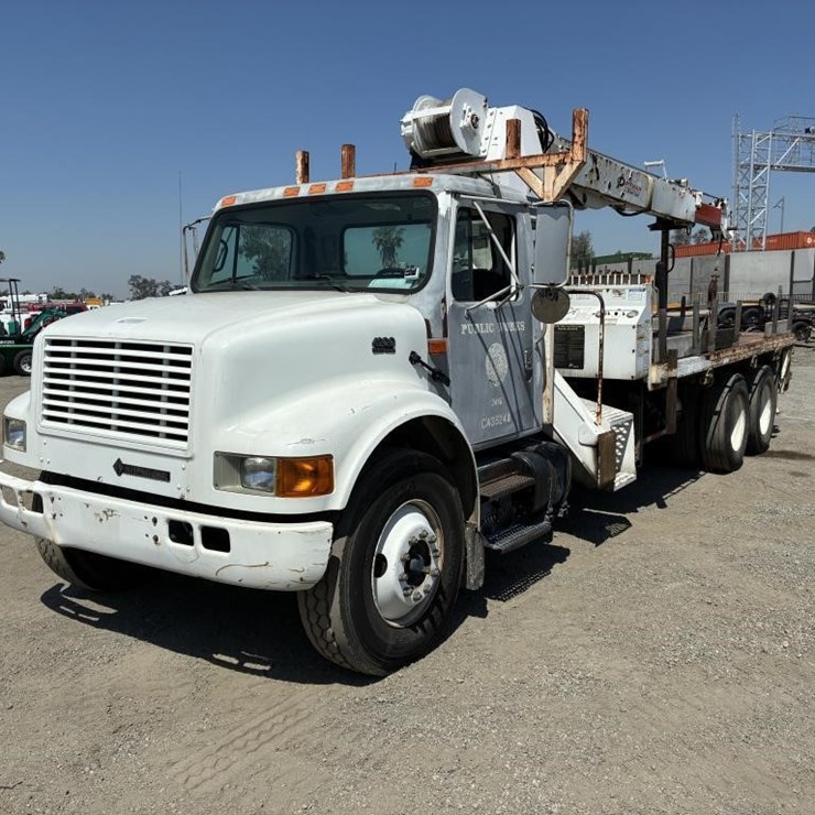 2011 INTERNATIONAL 4900