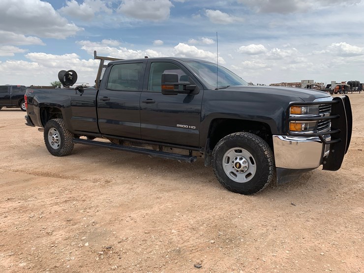 2018-chevrolet-silverado-2500hd-image-5