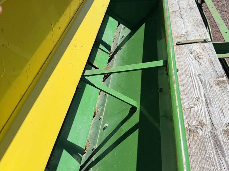 john-deere-11-image-15