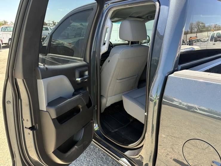 2019-chevrolet-silverado-1500-image-12