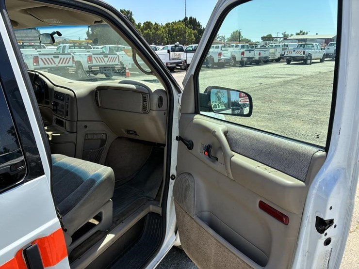 2000-gmc-safari-image-10