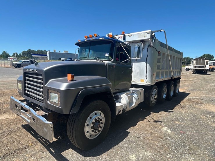 2001-mack-rd688s-image-1