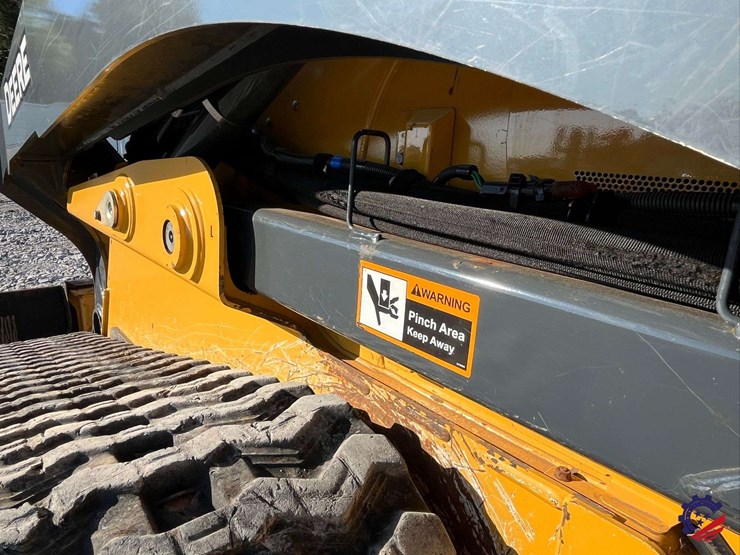 2020-deere-331g-image-22