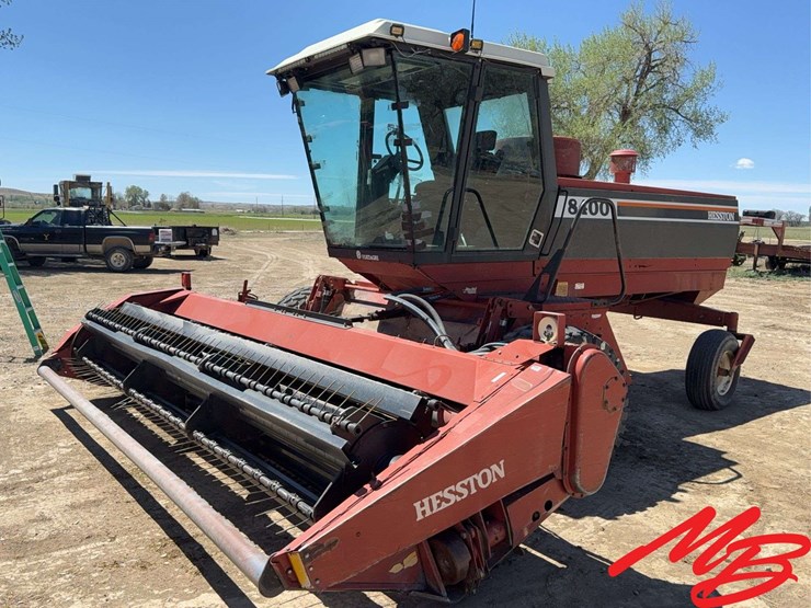 hesston-8400-image-1