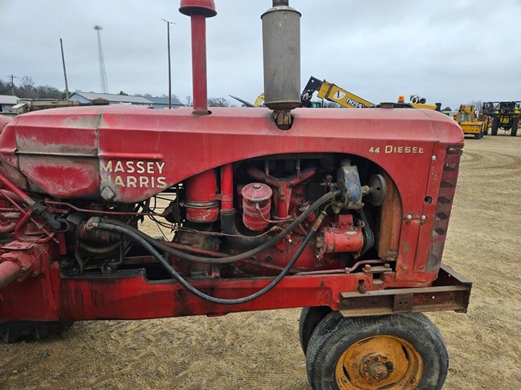 massey-ferguson-44-image-11