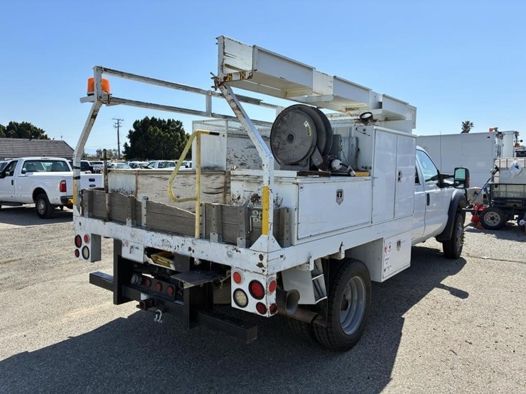 2012-ford-f550-image-3