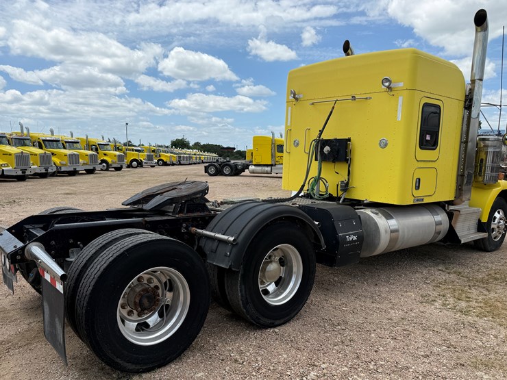 2015-kenworth-t800-image-5