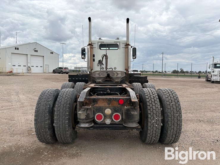 2017-freightliner-coronado-132-image-6