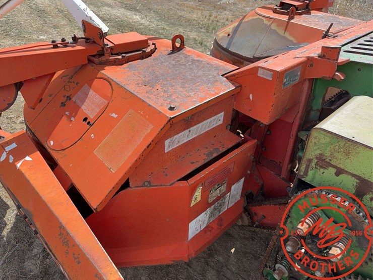 john-deere-5820-image-12
