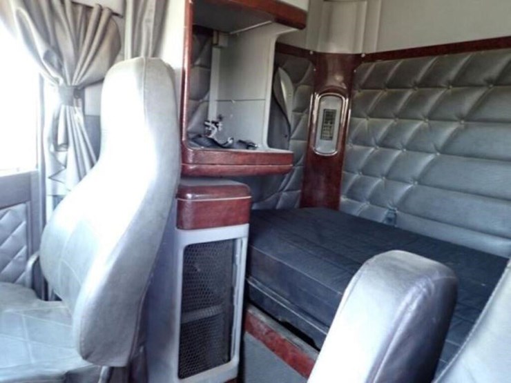 2018-freightliner-coronado-122-image-22