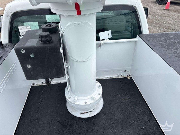 2015-ford-f550-image-27
