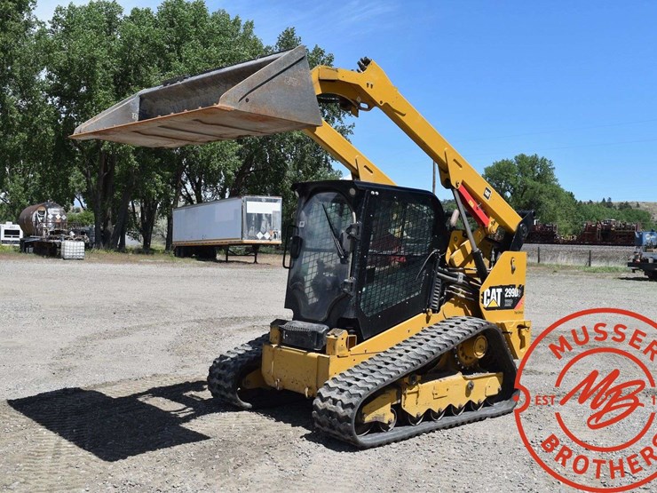 2016-caterpillar-d2-image-3