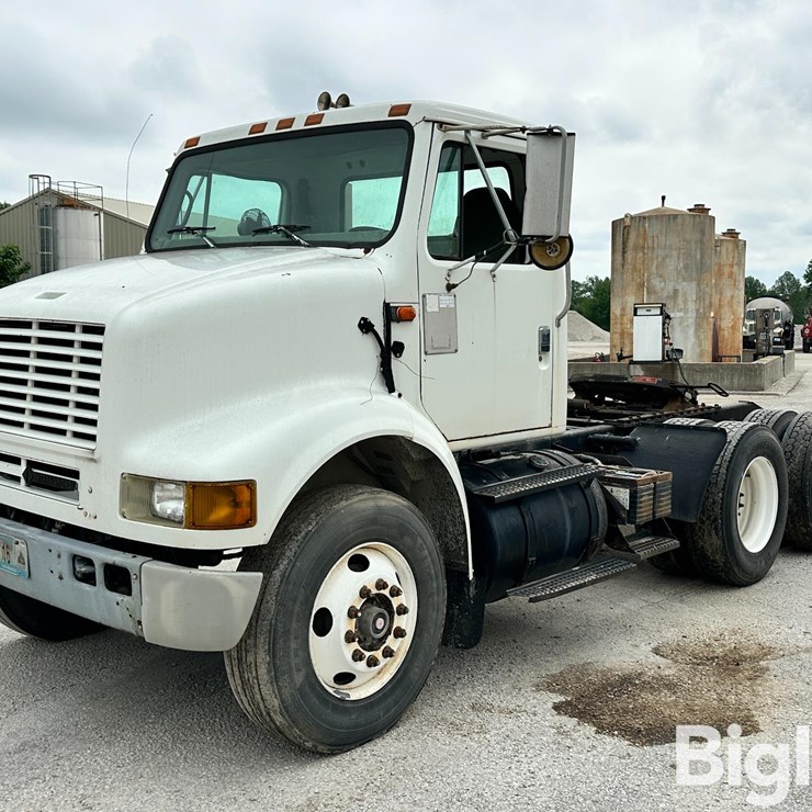 1998 INTERNATIONAL 8100
