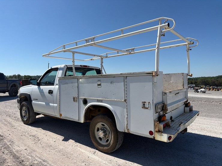 2005-chevrolet-2500hd-image-6