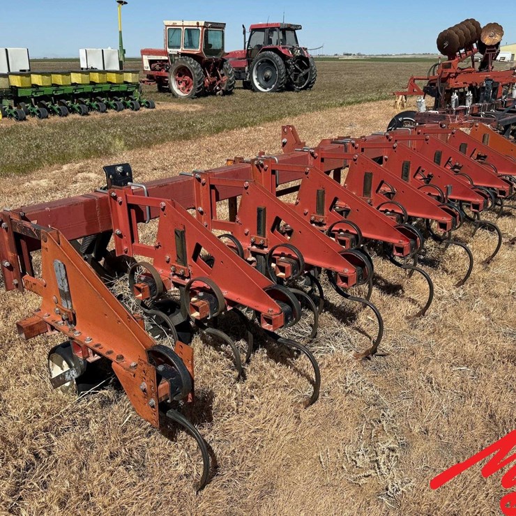 22' Case-IH Bean Cultivator