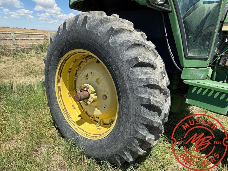 john-deere-4440-image-12