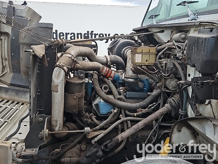 2000-international-4700-image-16