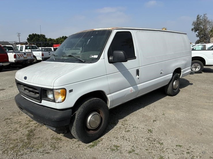 2002-ford-e350-sd-image-1