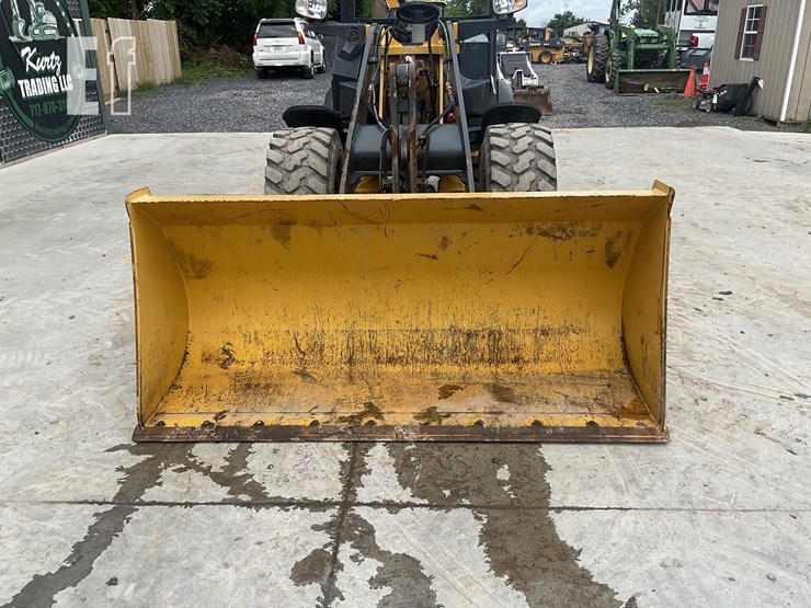 2019-deere-204l-image-9