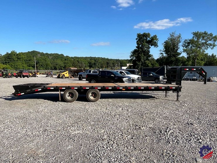 2025-c-&-w-trailers-dual-t/a-flatbed-gooseneck-trailer-image-5