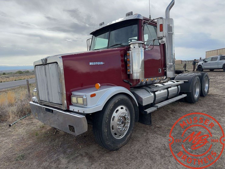 2001-western-star-4900-image-3