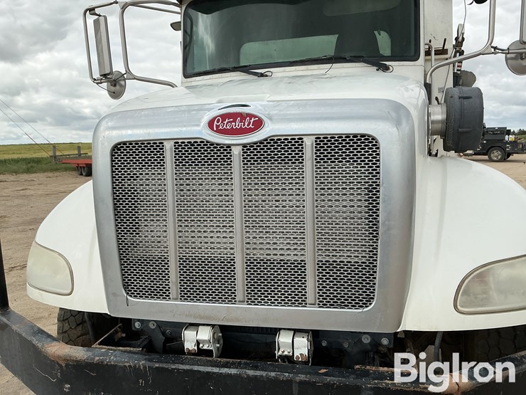 2015-peterbilt-337-image-12
