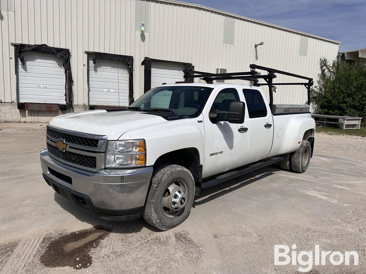 2013-chevrolet-3500hd-image-1