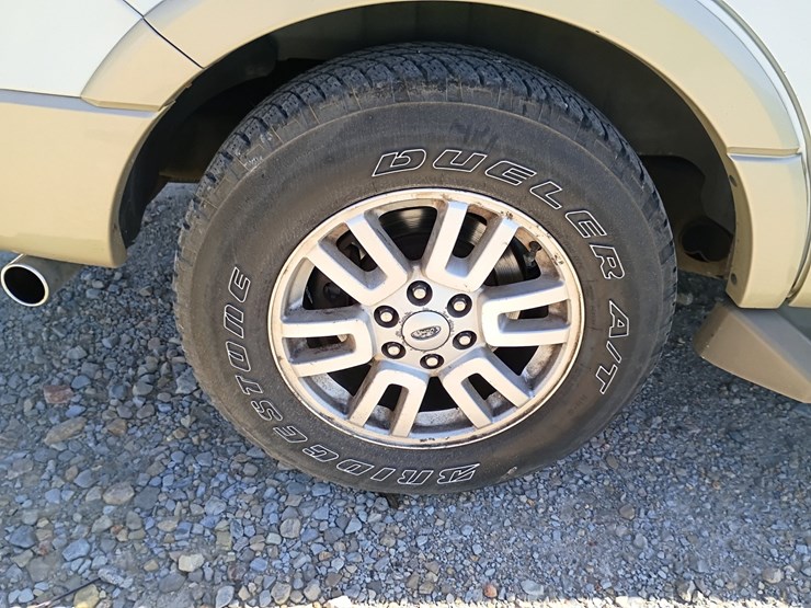 2010-ford-expedition-image-86